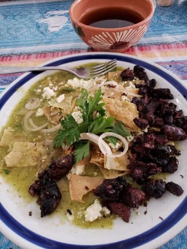 Chilaquiles con Chorizo
