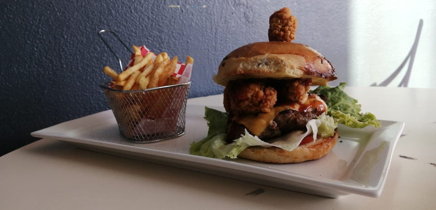 HAMBURGUESA DE POLLO + SODA DE LIMA