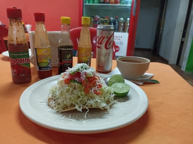 Combo 6 Tostadas + 2 Aguas Frescas.