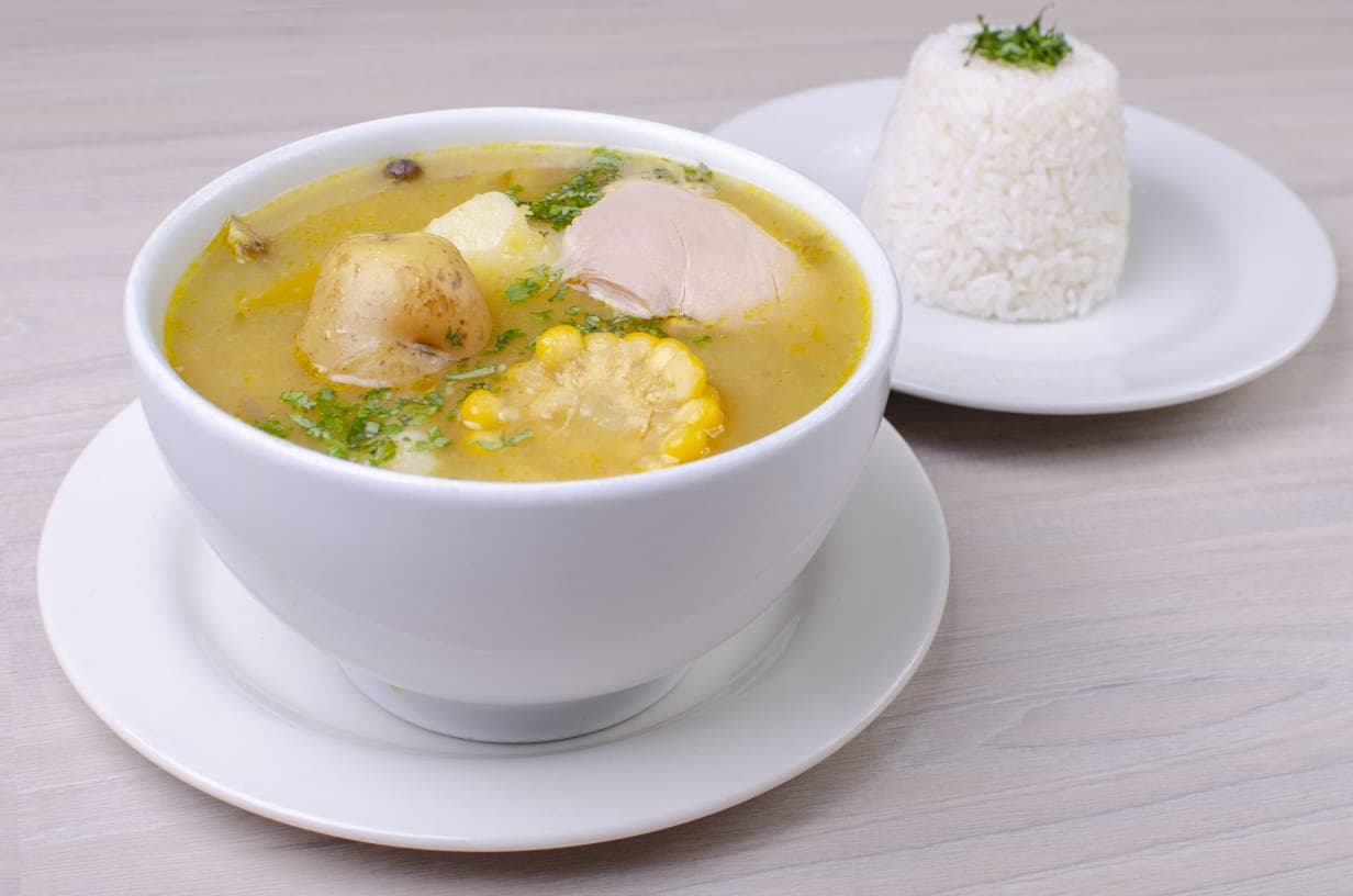 Sopa de Pollo Grande
