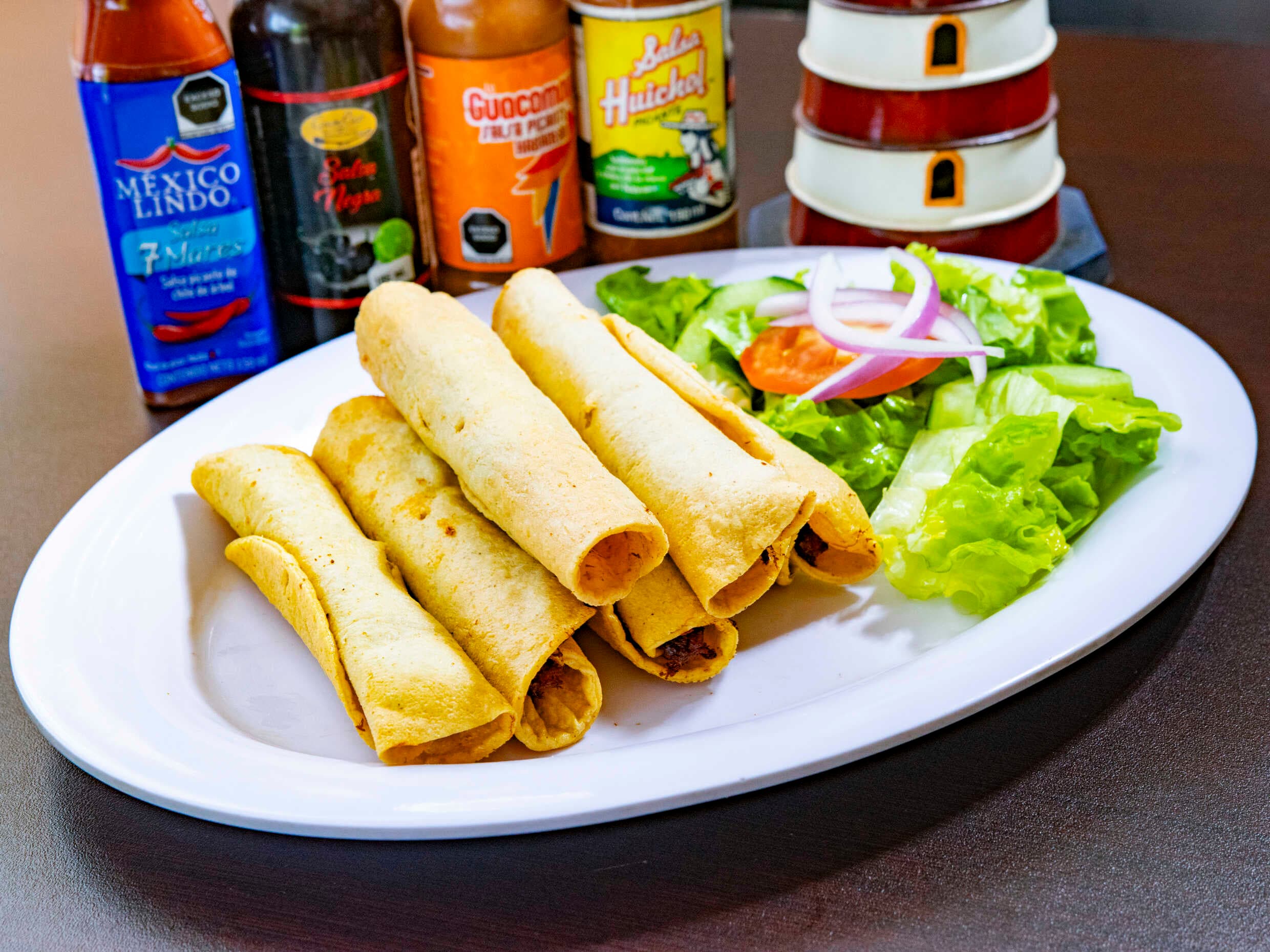 Orden de Tacos Dorados Marlin 5pzas maiz