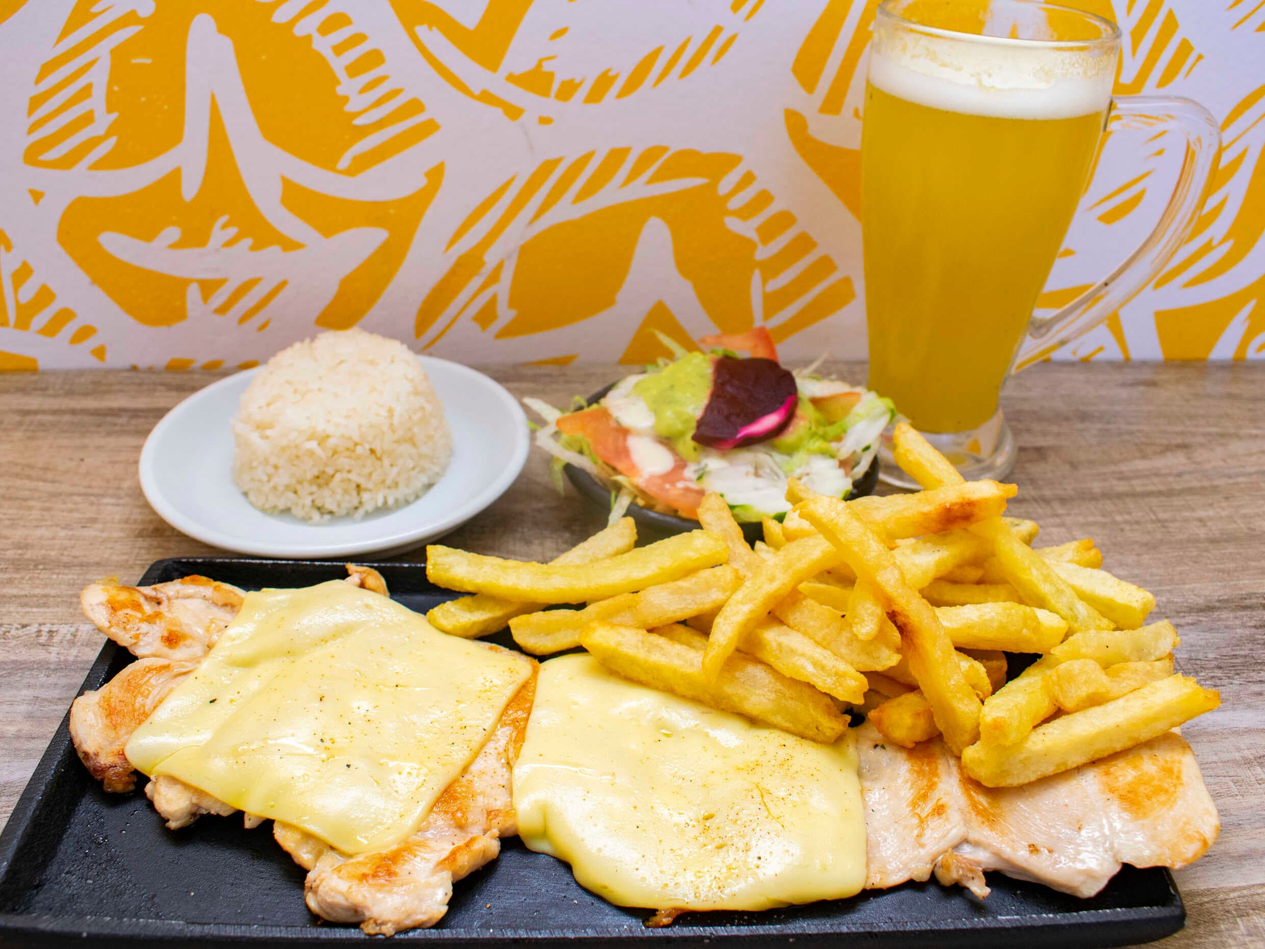 Combo Pechuga Gratinada + Postre + Bebida