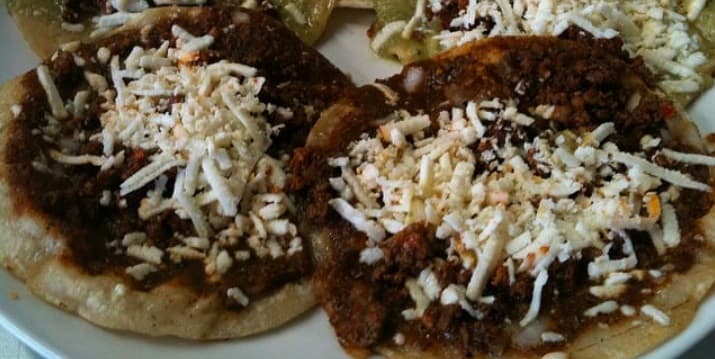 Chalupas de Frijol