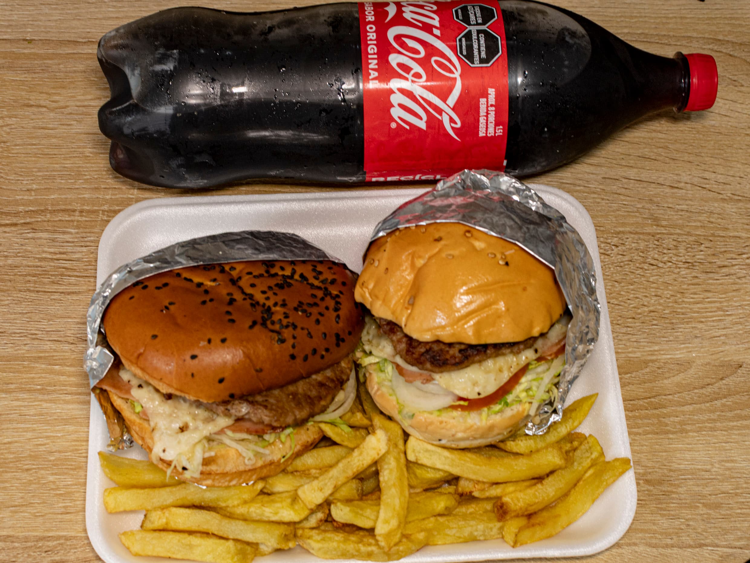 2’ Burger Ministro & Papas Fritas & Gaseosa 1,5
