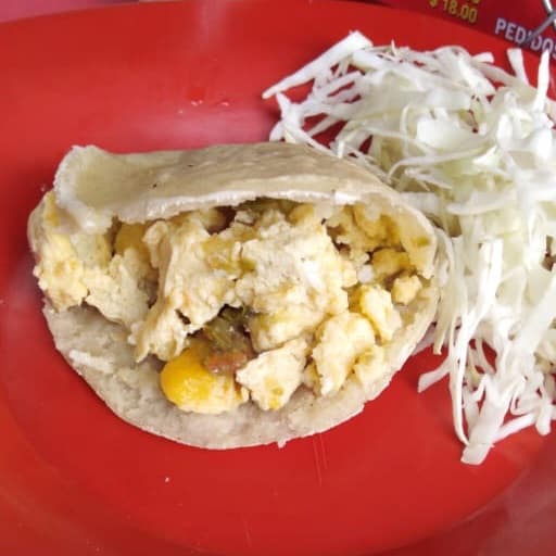 Gordita de Huevo con Chile Verde
