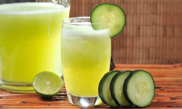 Agua de Pepino con Limón