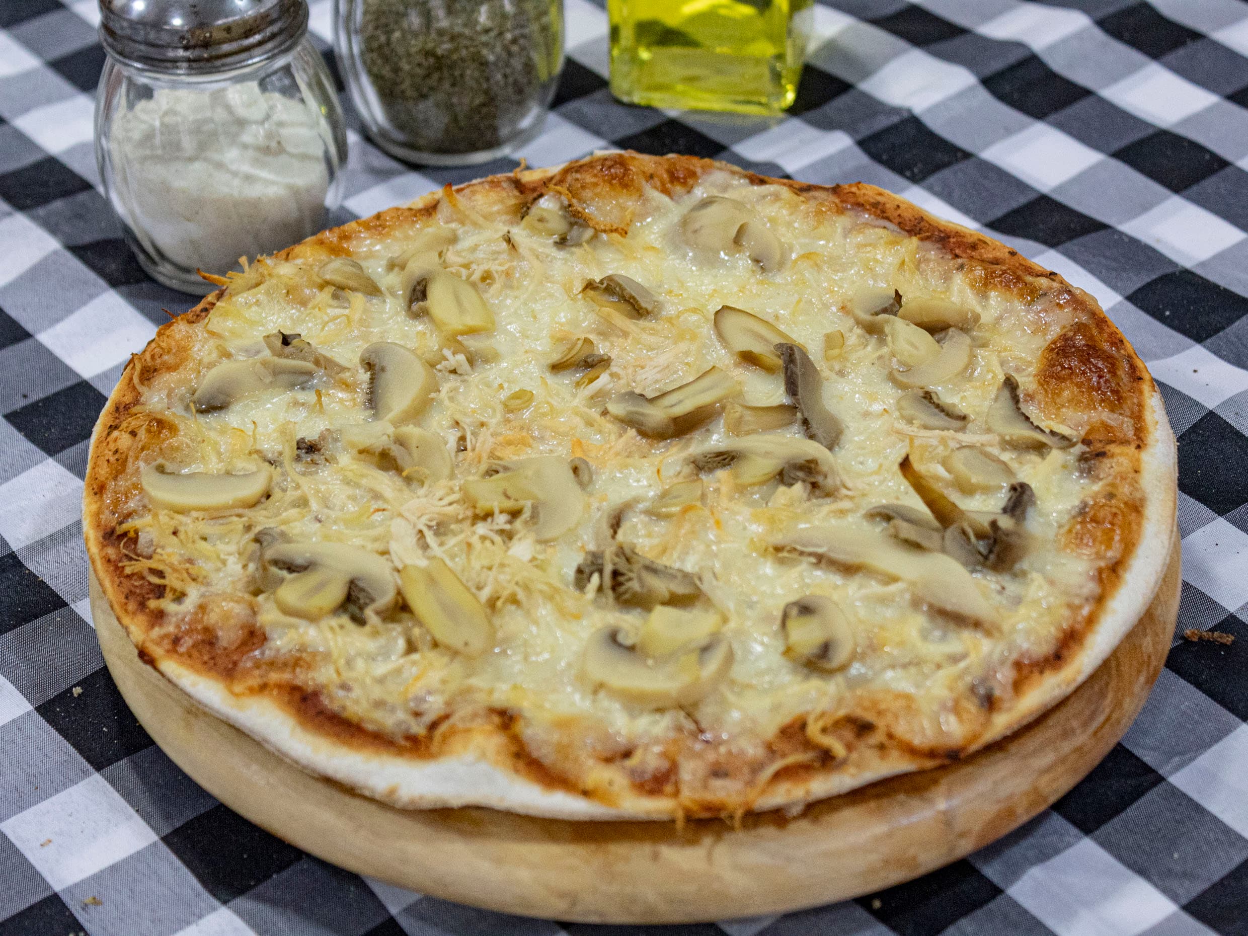 Pizza Small Combinada  Pollo / Champiñones