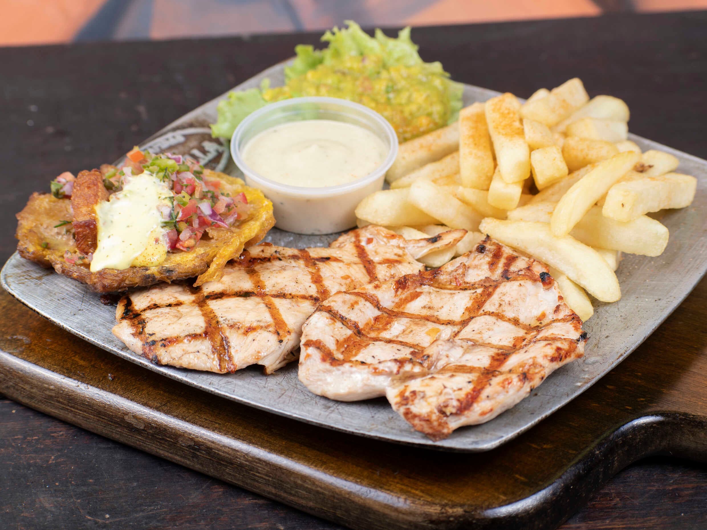 Pechuga a la Parrilla con Limonada