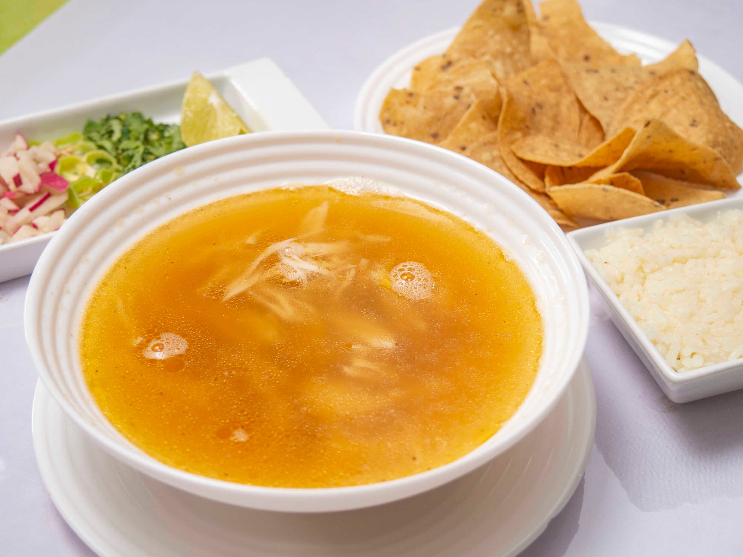 Media Orden de Caldo de Pollo