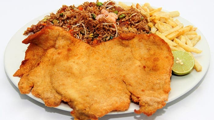 Arroz Combinado mas Chop Suey y Chuleta.