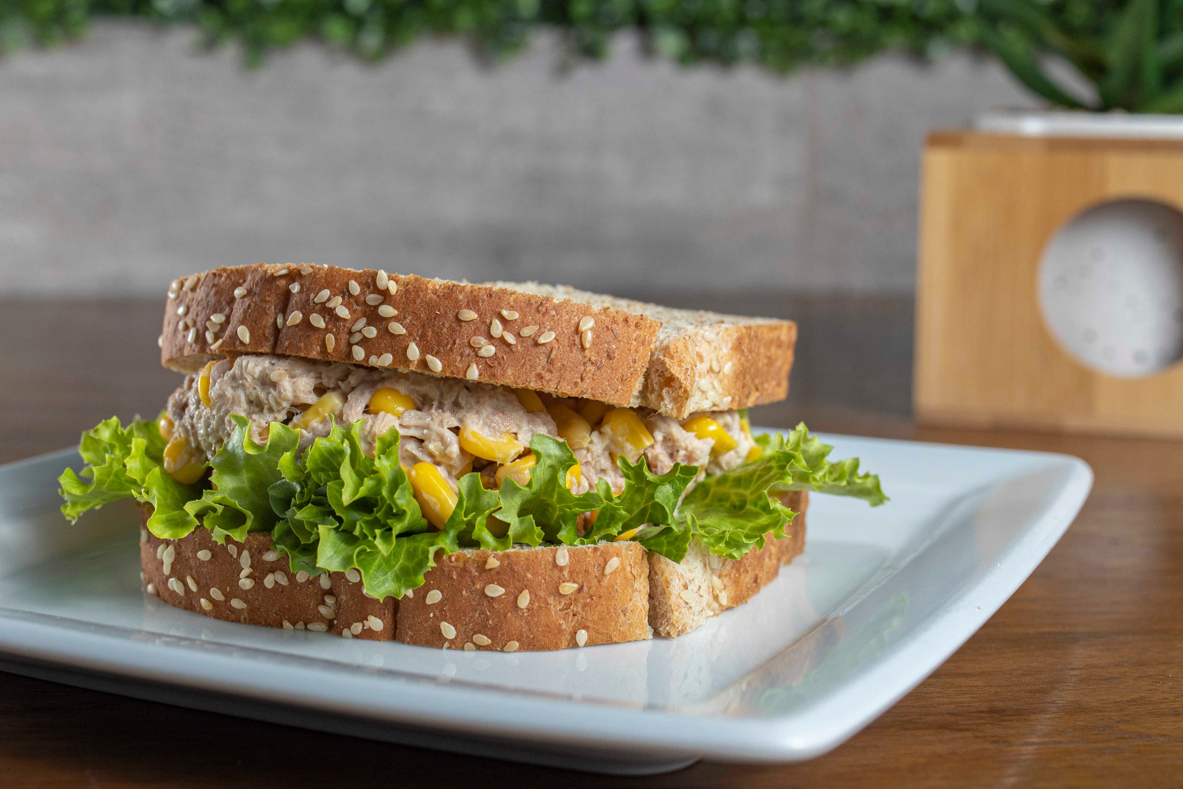 Sándwich Atún con Elote