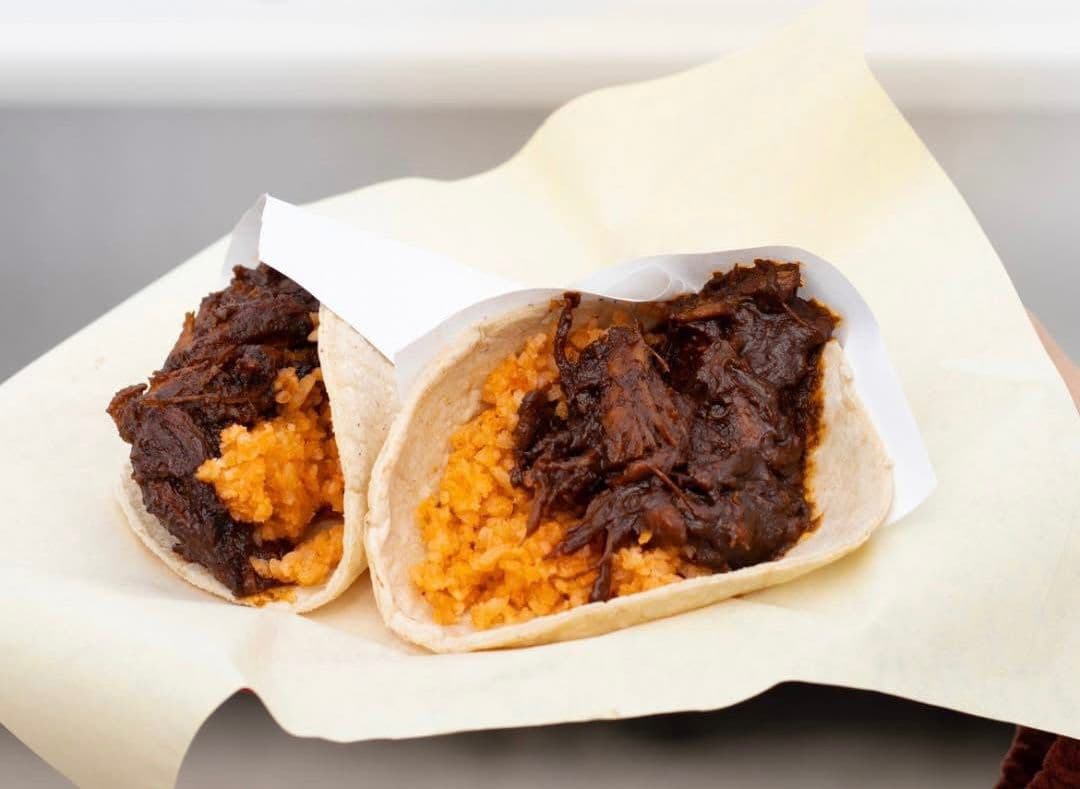 Tacos de Pollo con Mole