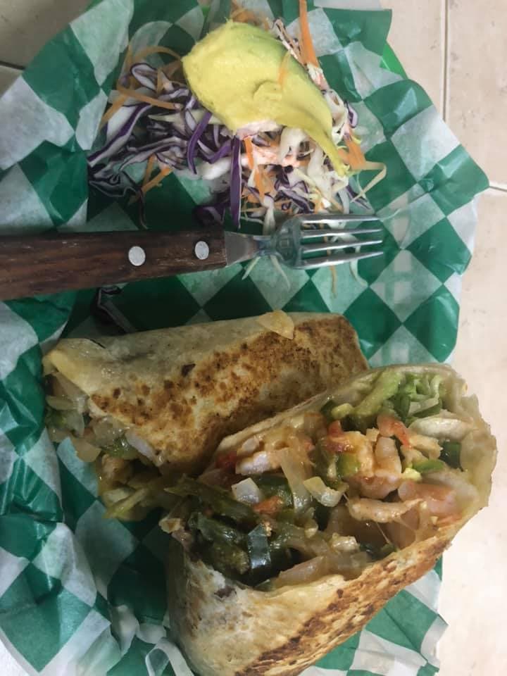 Burrita de Camaron + Agua del Dia