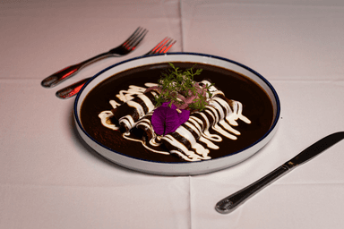 Enchiladas de Pato en Mole Negro