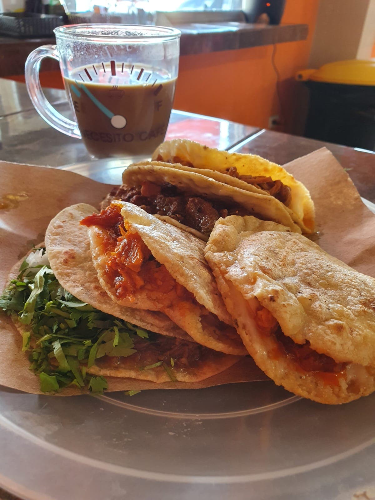 Combo Lunes 4 Gorditas y Bebida