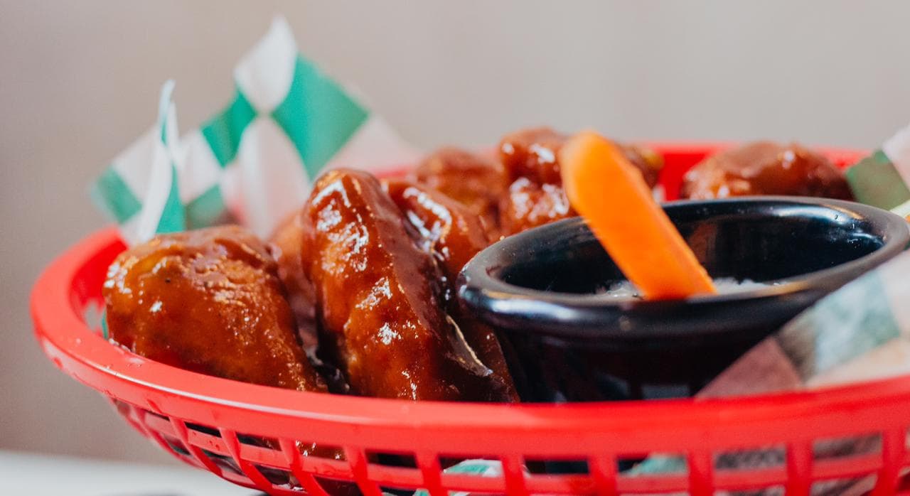1/2 KG DE BONELESS + 500 GRAMOS DE ALITAS