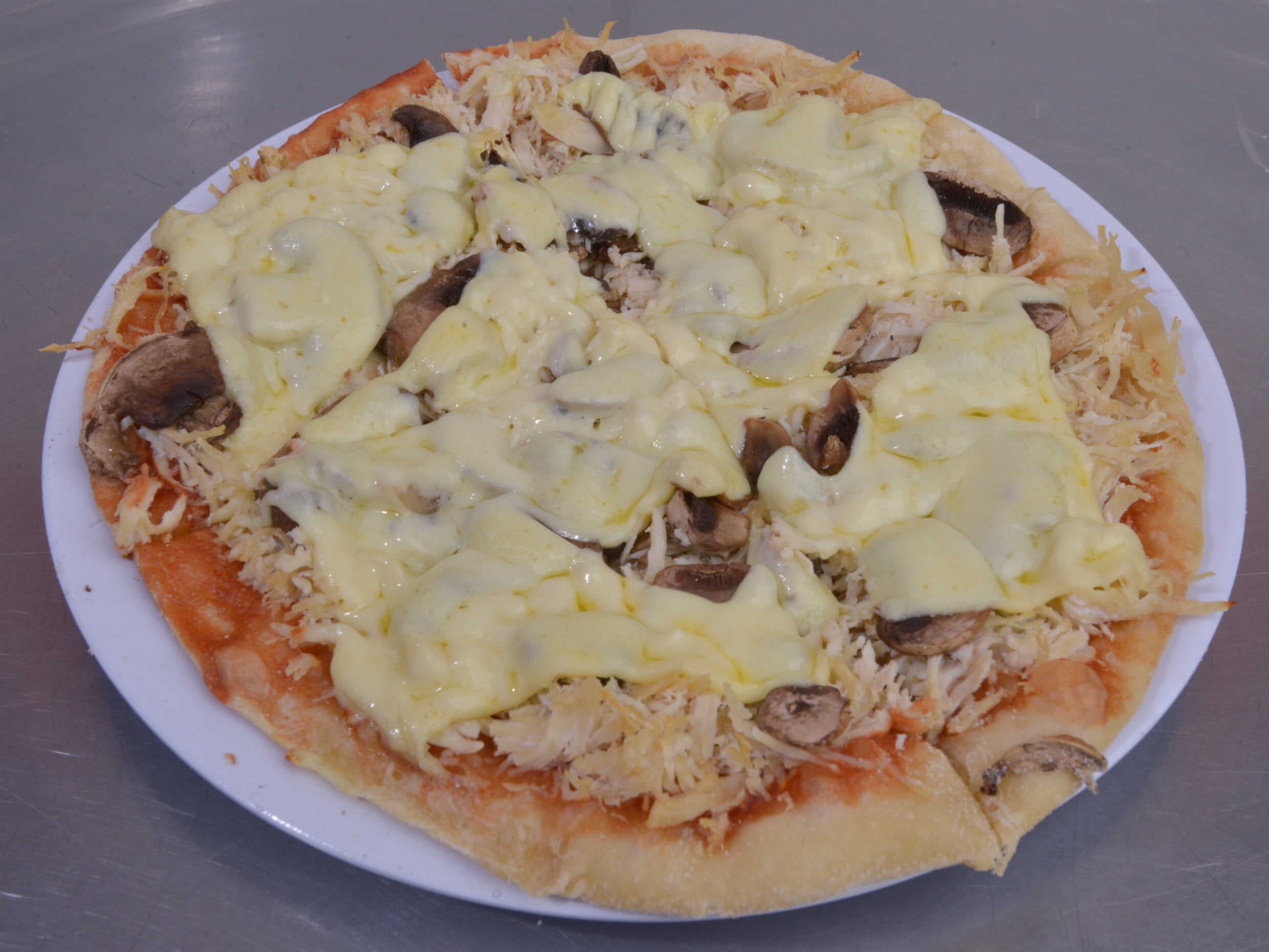 Pizza Pollo con Jamón