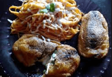 Chiles Rellenos con Espagueti