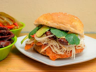 2 Cemitas de Carne Enchilada