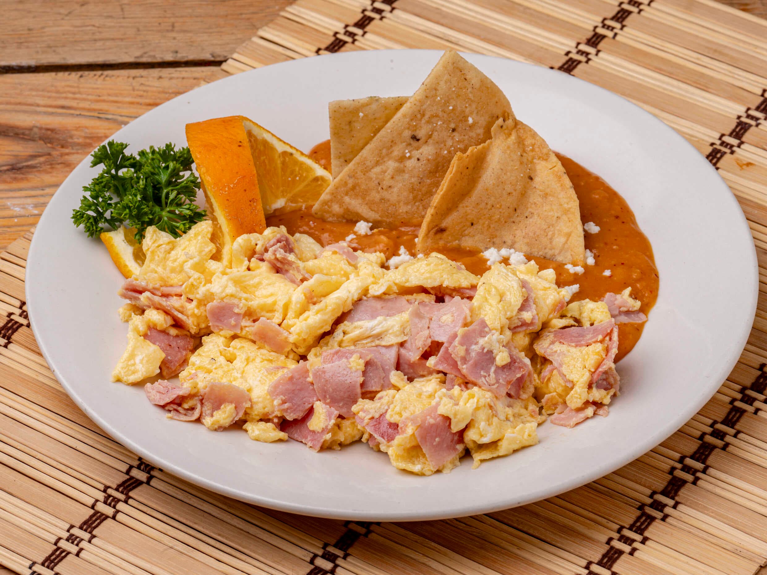 Huevos con Salchicha