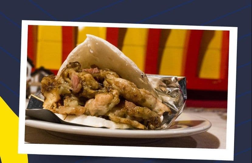 Arepa con Pollo y Queso