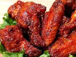 Orden de Alitas BBQ Hot de La Casa ++++