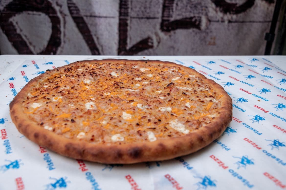 Pizza Mitad Queso Mitad Salchicha