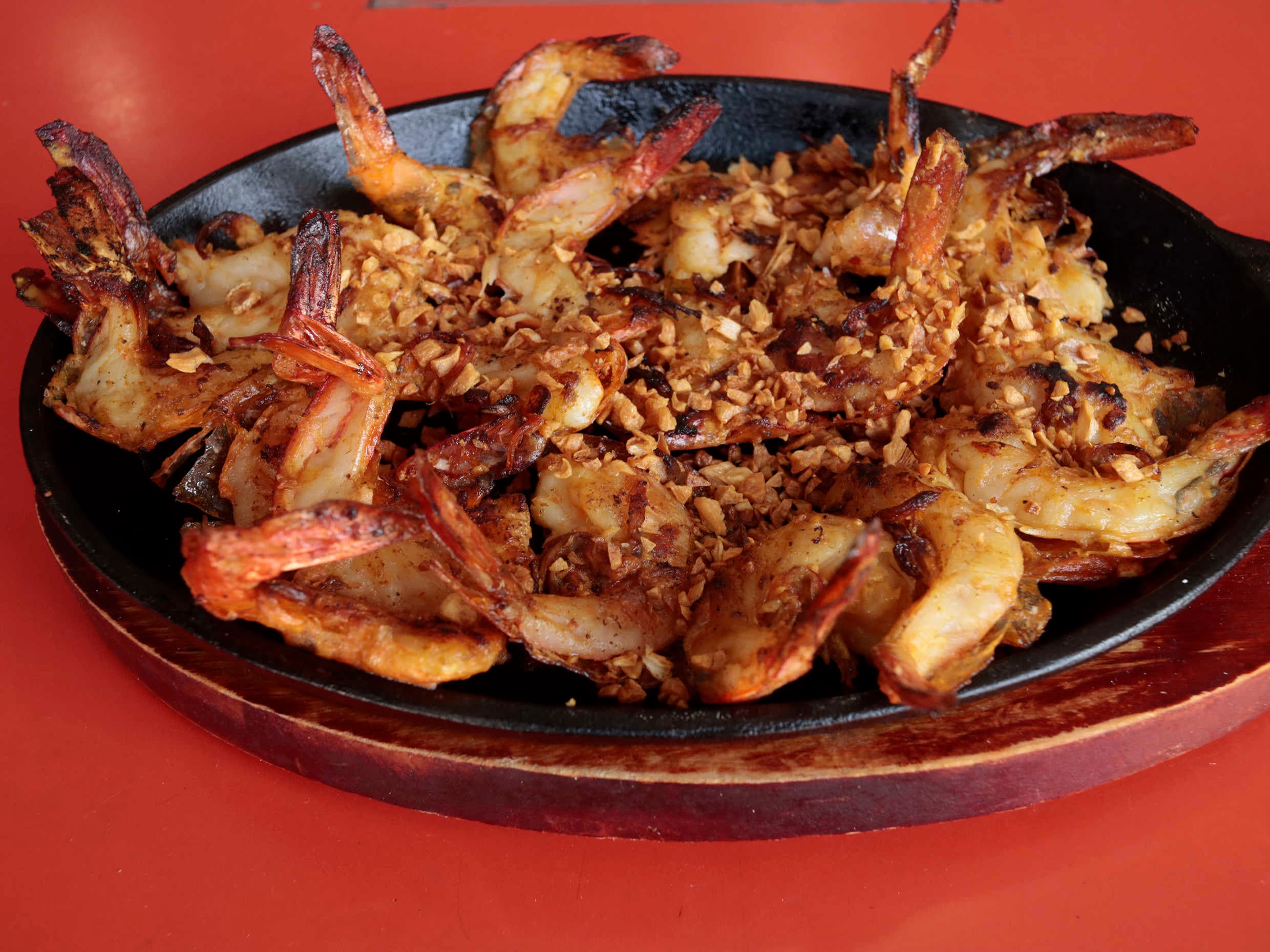 Camarones al mojo de ajo