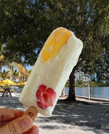 Yogurt con Frutas
