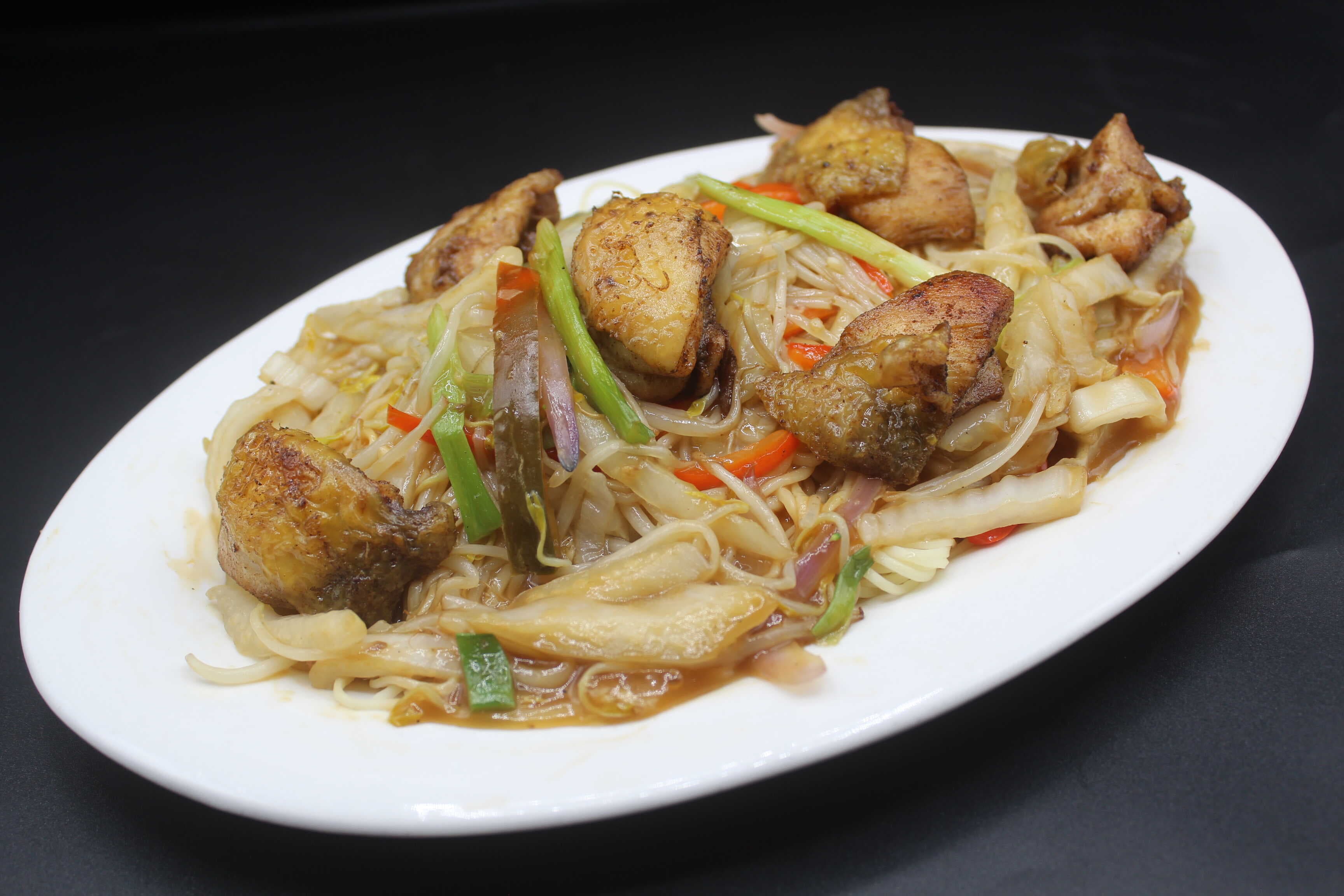 M-Tallarín con Pollo en Trozos