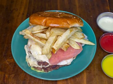 Royal Filete + PEPSI 500 ML