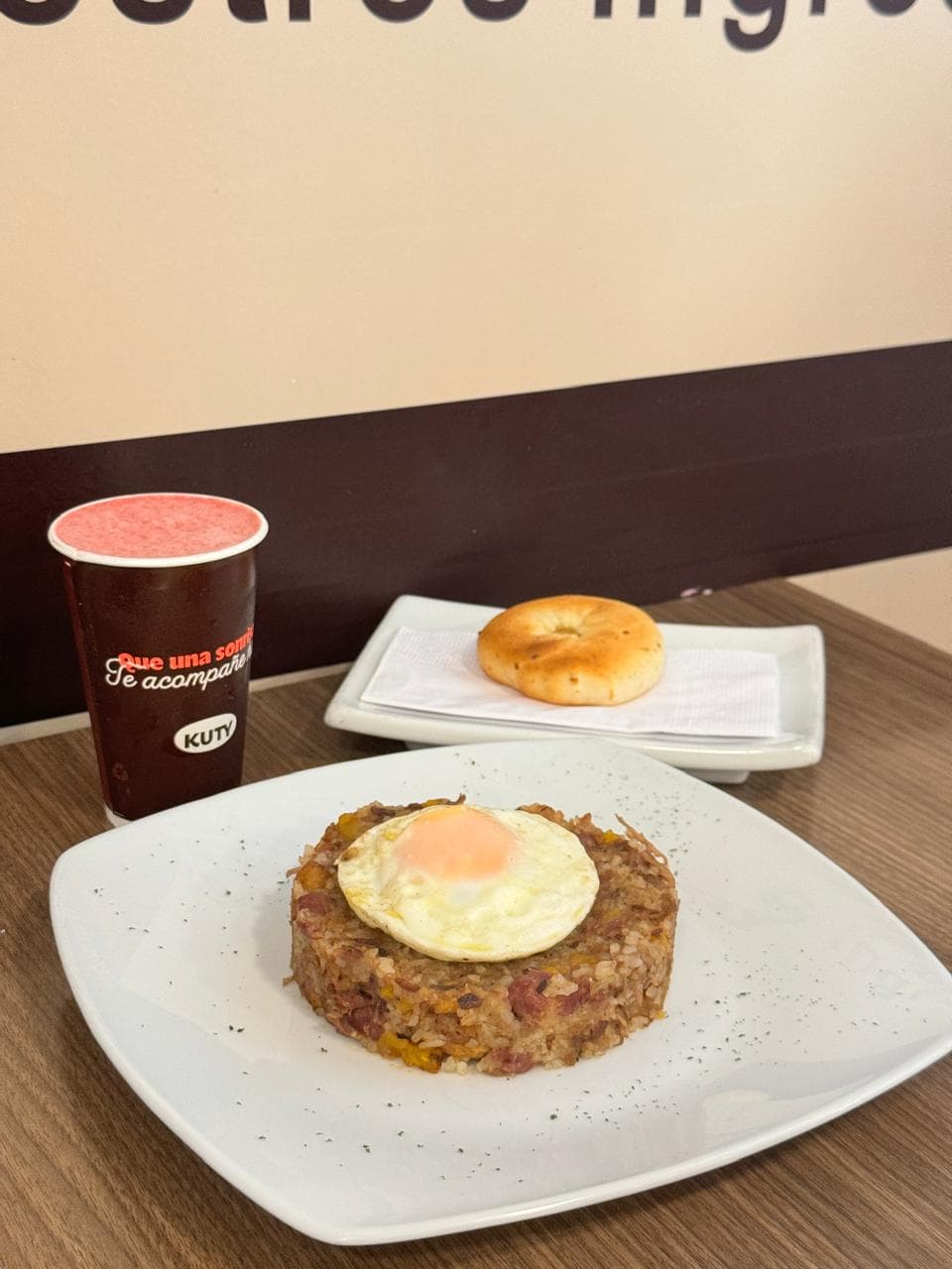 Combo Calentado Empedrado + Pandebono y Bebida