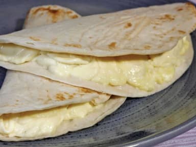 Quesadilla con Guiso