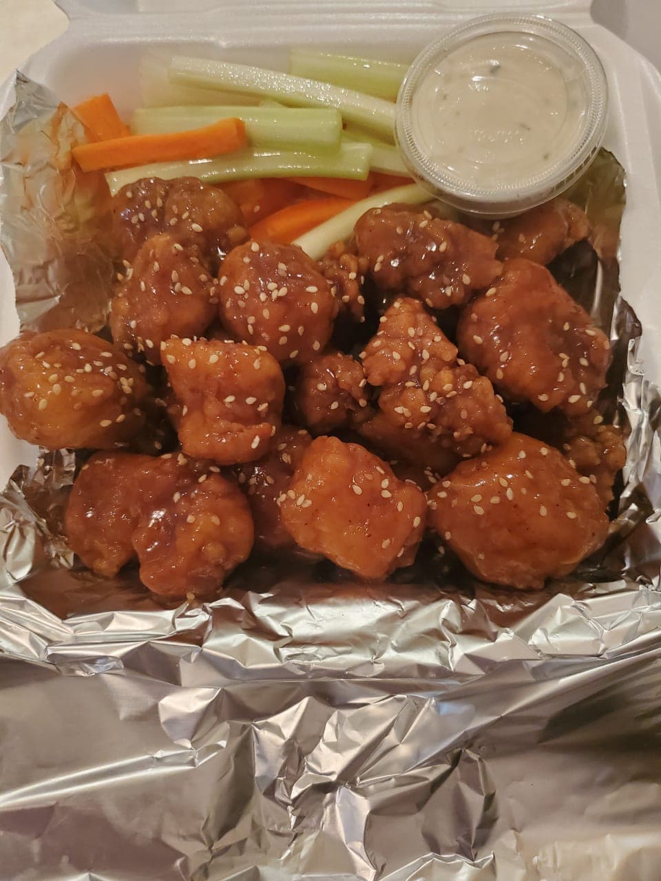Boneless Crazy con Lemon Pepper y Papas