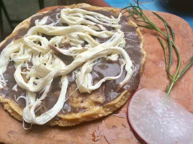 Memelita de Quesillo