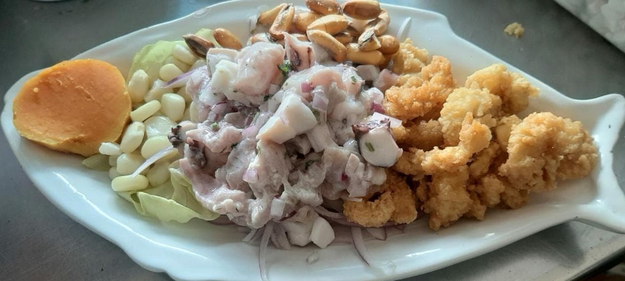 CEVICHE CARRETILLERO + CHICHA MORADA