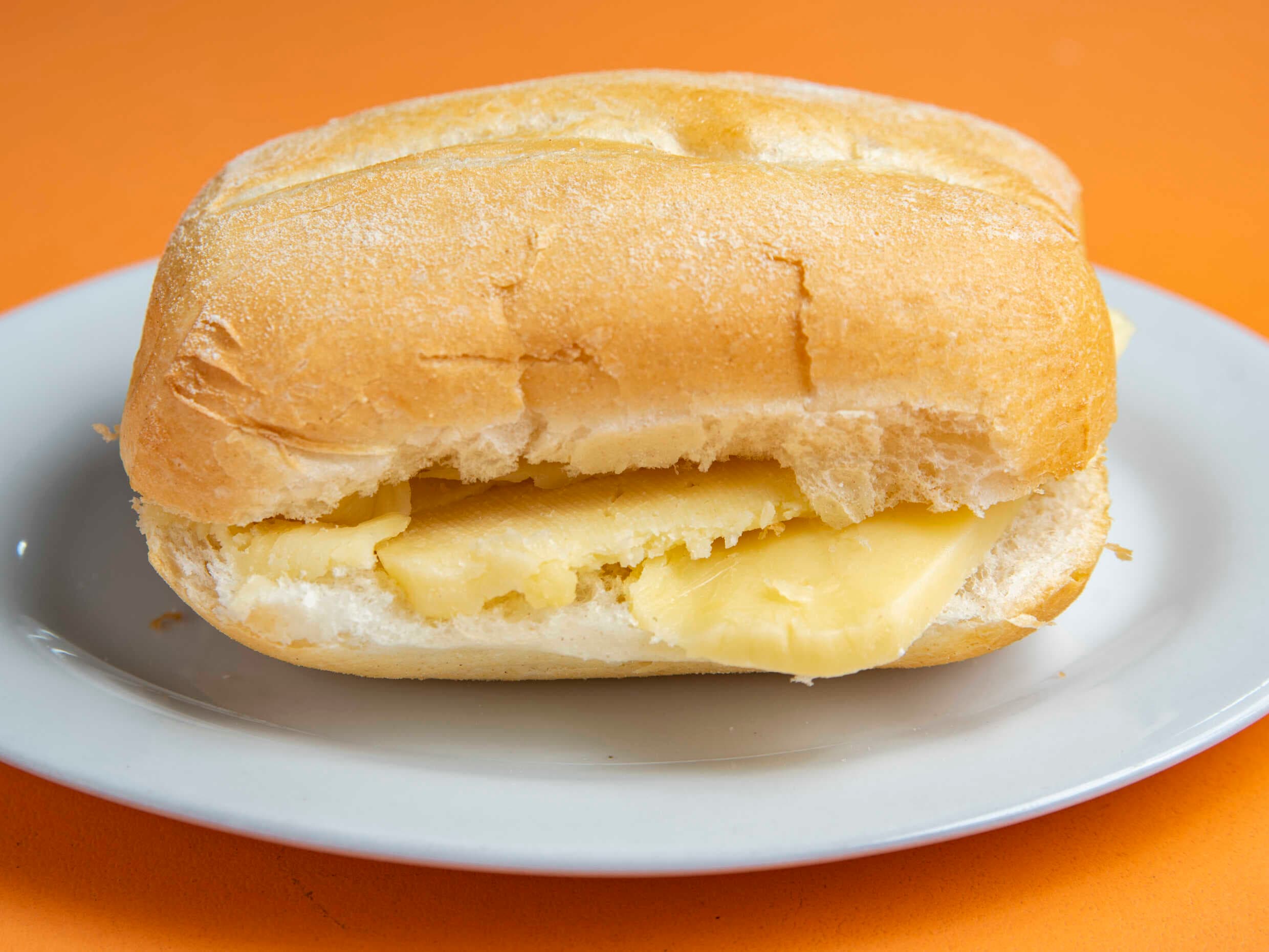 Pan con Queso Mantecoso.