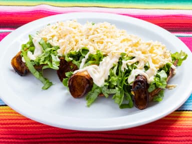 Tacos Dorados de Carne Mechada 4 Uds