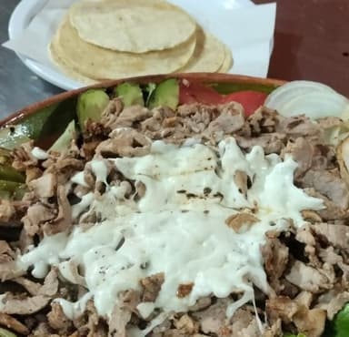 Alambre Pastor con Queso