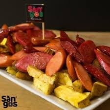 Salchipapa de Chorizo