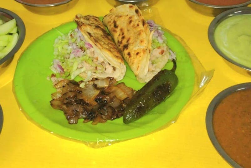 2 Tacos + 1/2 L Agua
