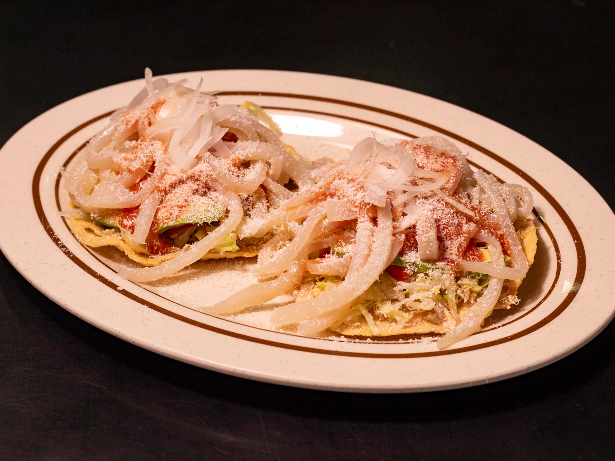 Tostada con Cuerito