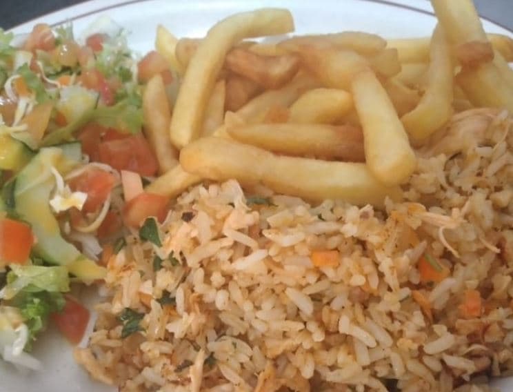 Arroz Camarones + Papas Fritas + Bebida