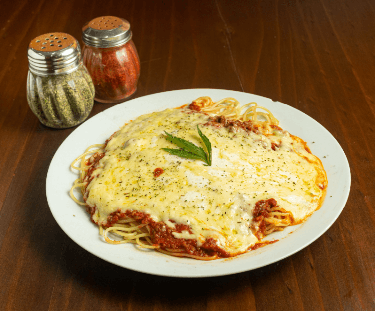 Fetuccini Bolognesa