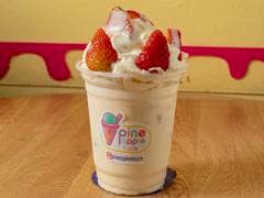 Fresas o Duraznos Con Crema y Queso