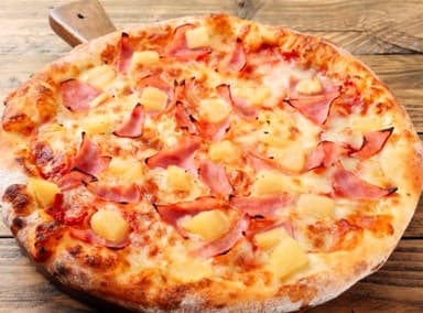 Combo Pizza Pepperoni más Gaseosa 400 ml