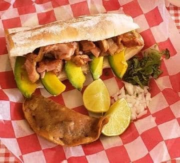 Tortas de Carnitas