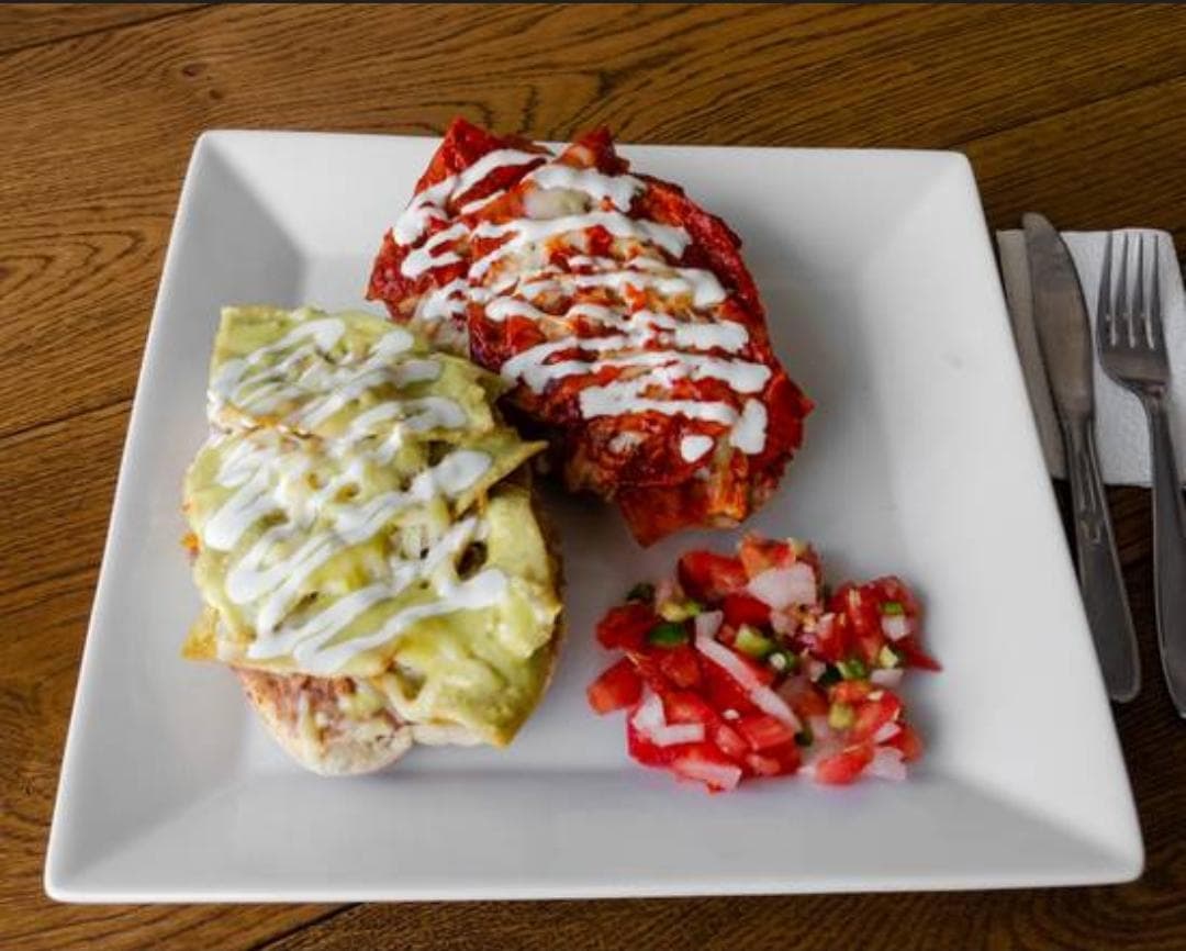 Molletes  con Chilaquiles