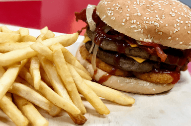 Hamburguesa Jamón y Piña + Papas