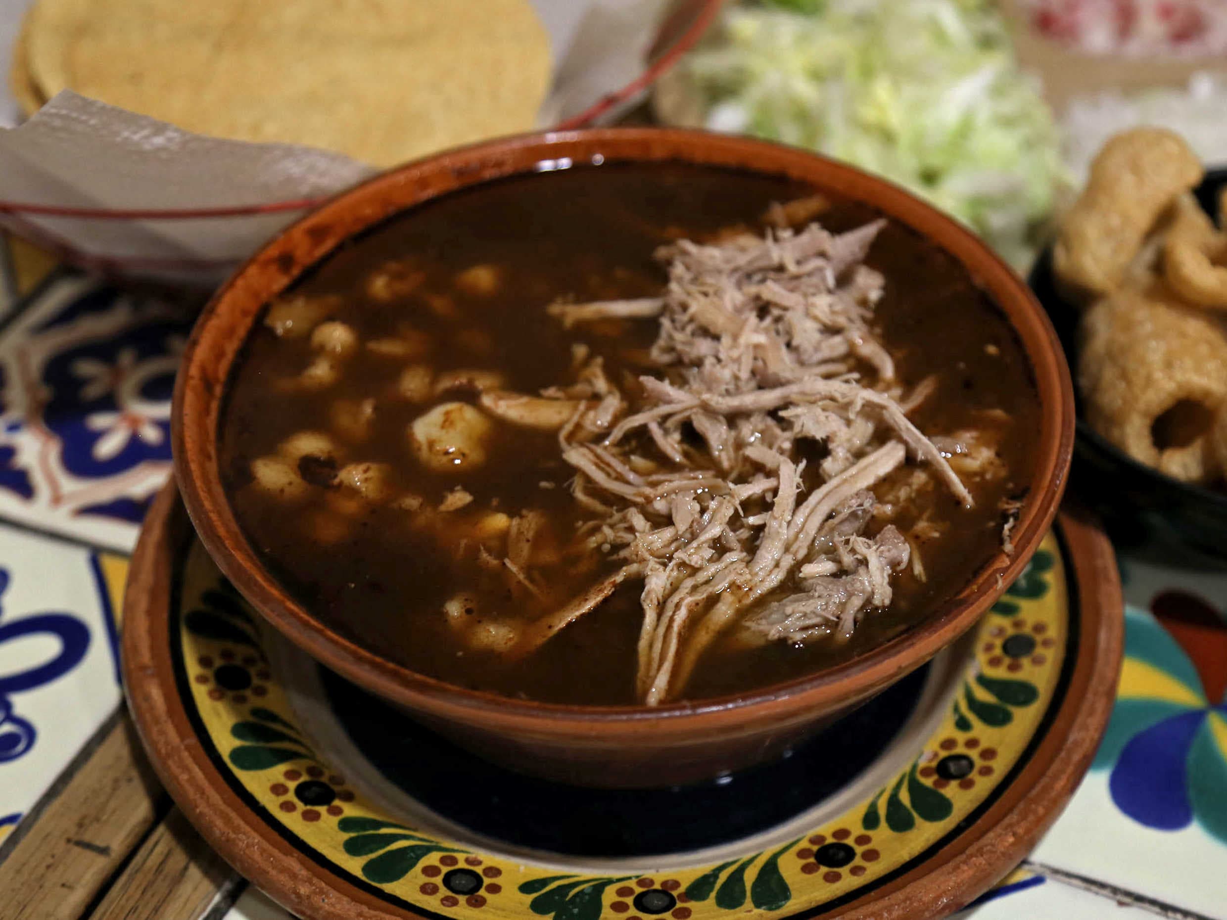 Pozole Negro Chico
